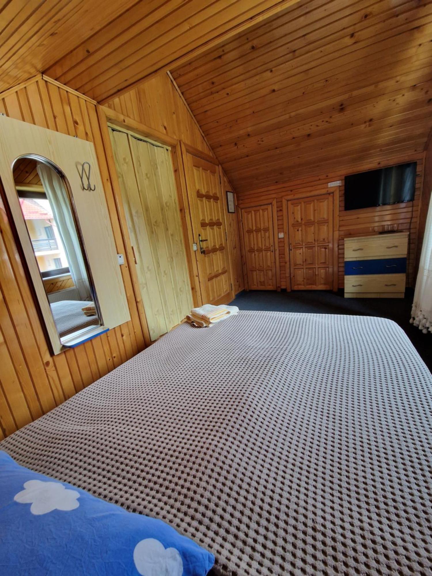 Hotel Voro Mold Hura-Humora Exteriér fotografie